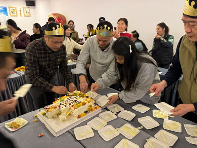 生日燃激情，團建展活力
